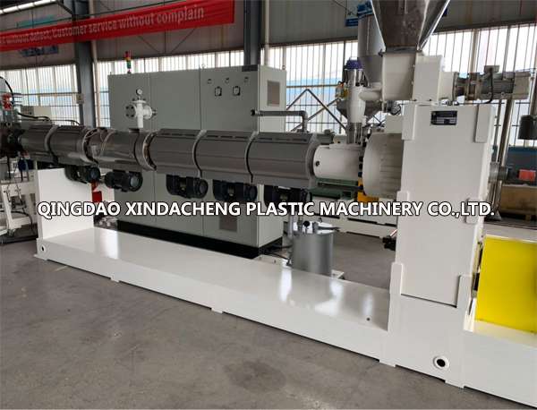 熔噴布設(shè)備副本1